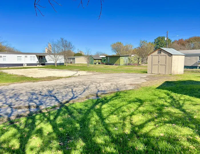 Coastal Bend Mobile Home Park Picture 6