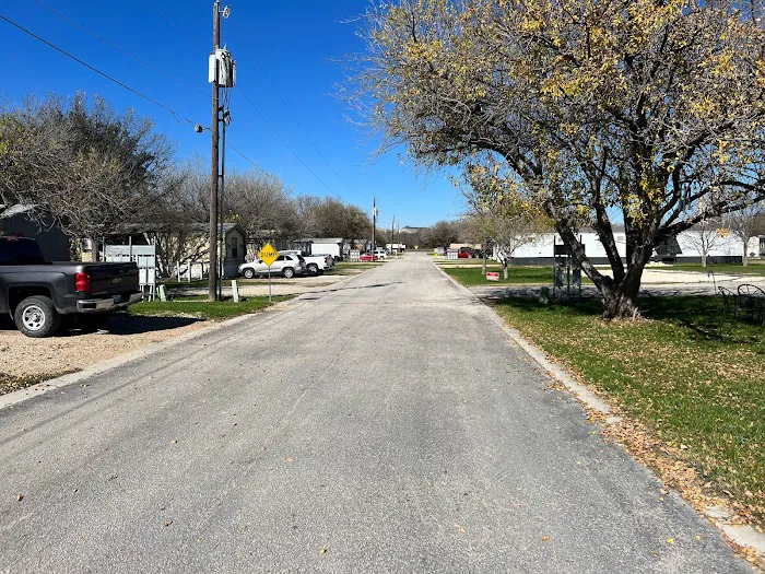 Coastal Bend Mobile Home Park Picture 4