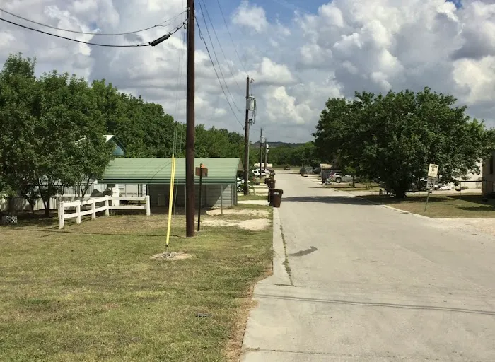 Coastal Bend Mobile Home Park Picture 9