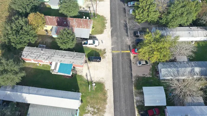 Comal Valley Mobile Home Park Picture 7