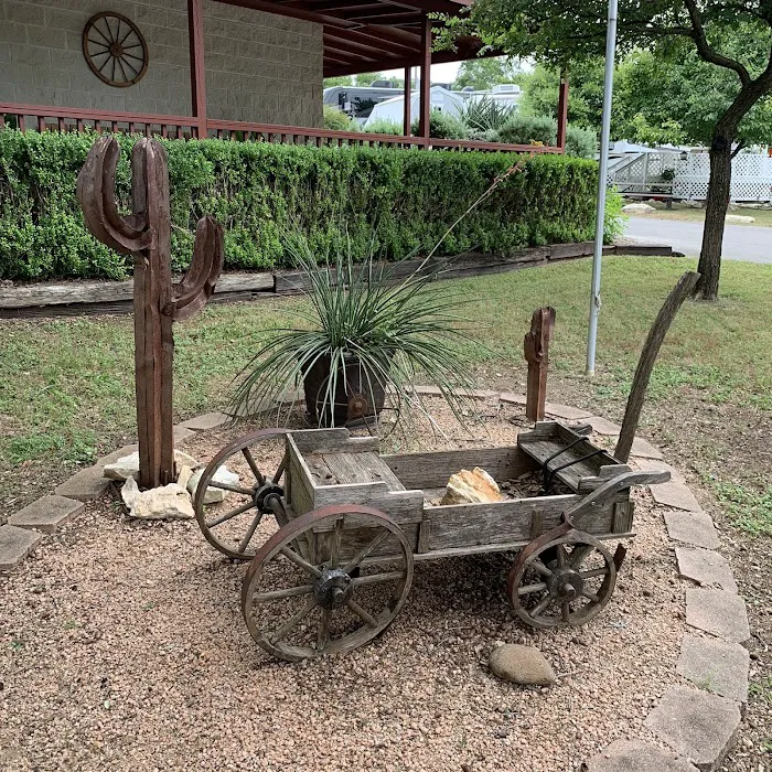Wagon Wheel RV Park & Cabin Rental Picture 9