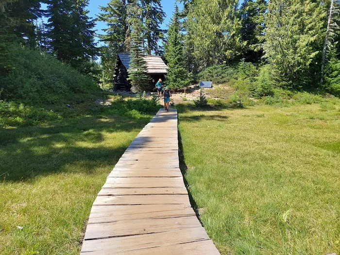 Golden Lakes Camp Picture 4