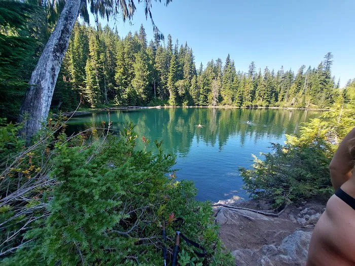 Golden Lakes Camp Picture 6