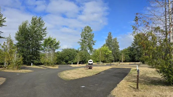 Friends Landing-Camping Picture 4