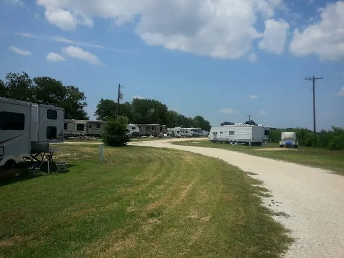 Blind Salamander RV Park Picture 6