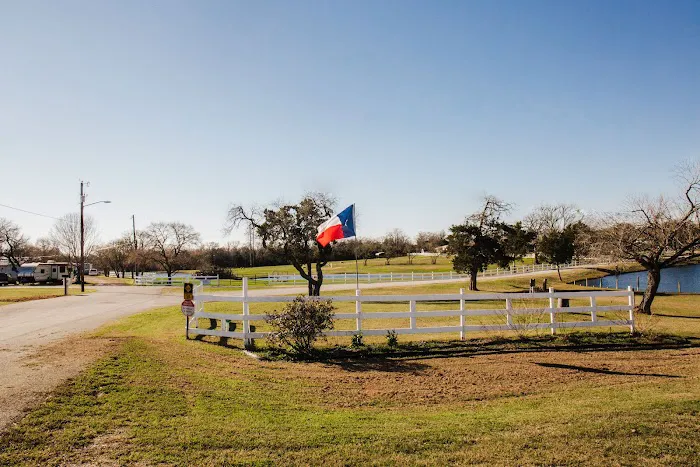 Bastrop RV Park Picture 3