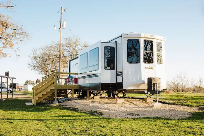 Bastrop RV Park Picture 1