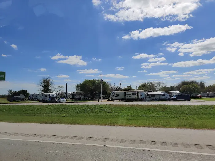 Bastrop RV Park Picture 7