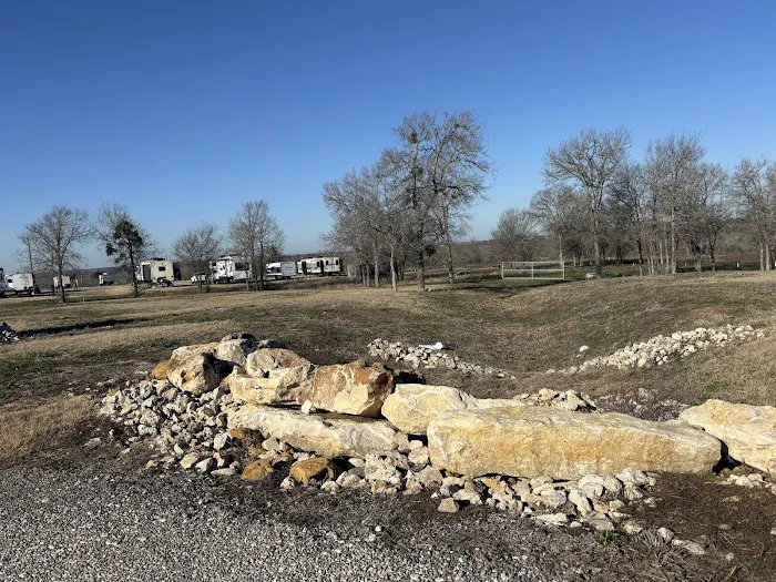 Hidden Elm Farm & RV Park Picture 3