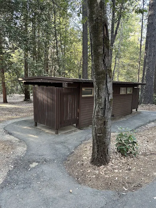 Schoolhouse Campground Picture 7