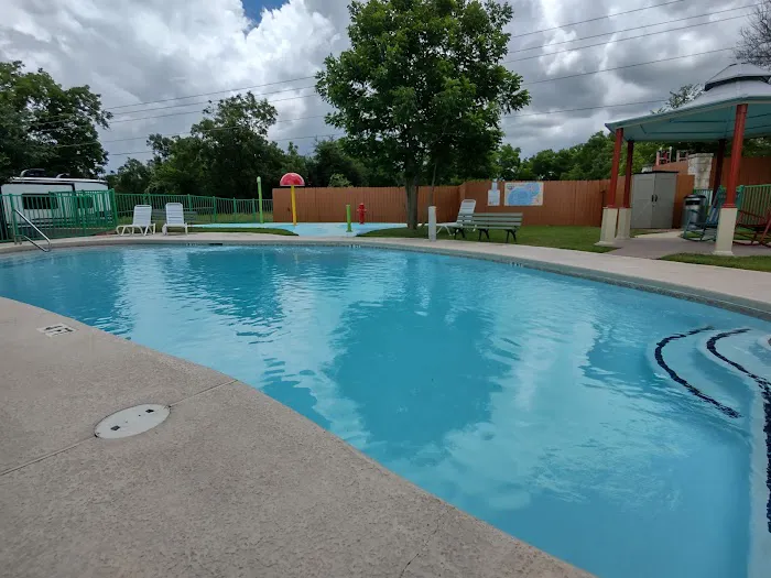 Basin RV Resort - Bastrop Picture 3