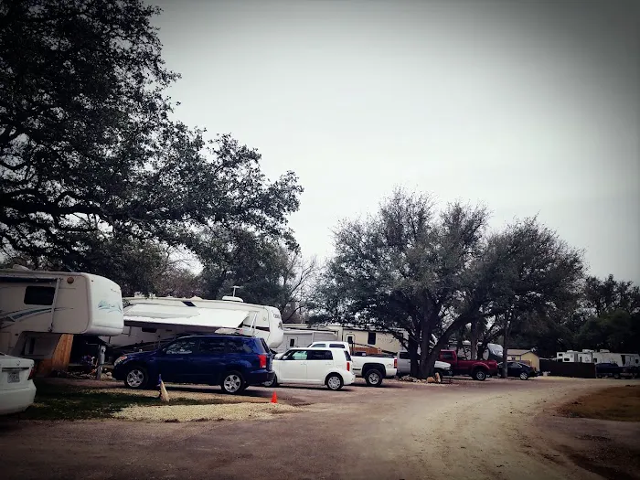 Hunt's Crossing RV Ranch Picture 4