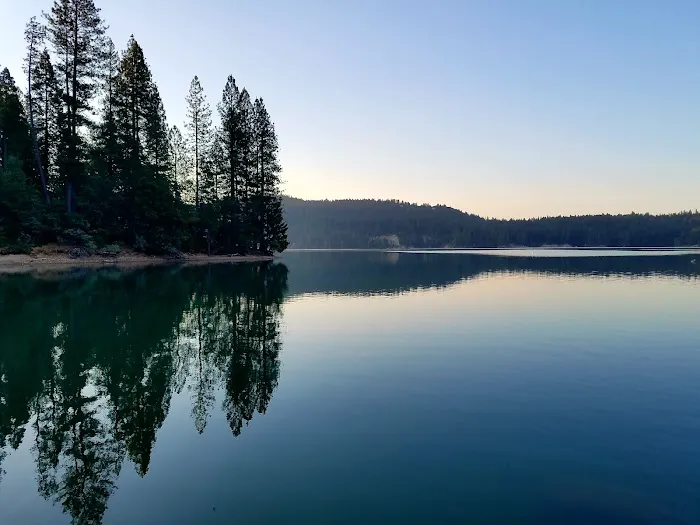Scotts Flat Lake Picture 1