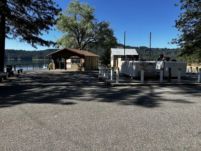 Scotts Flat Lake Picture 3