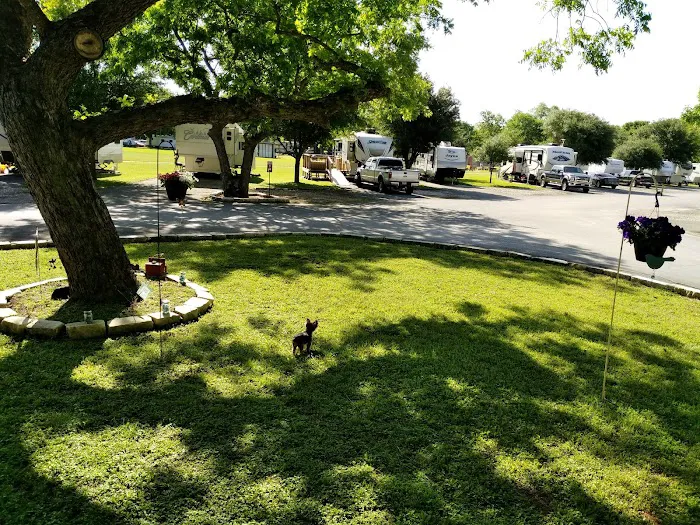 San Gabriel River RV Park Picture 10