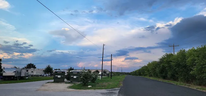 Berry Springs RV Park Picture 3