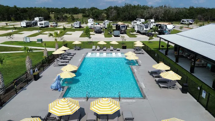 LHTX RV Resort Picture 1