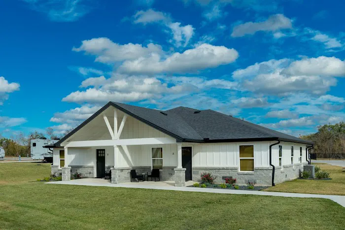 LHTX RV Resort Picture 5