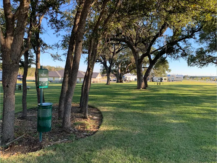 LHTX RV Resort Picture 7