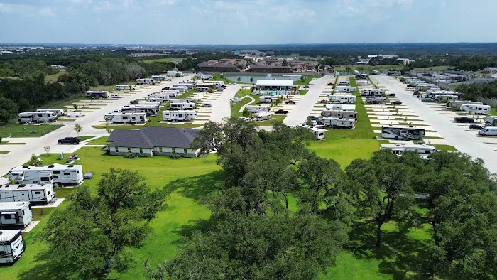 LHTX RV Resort Picture 4