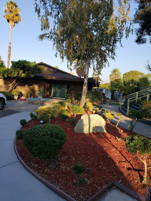 Golden Wheel Mobile Home Park Picture 3