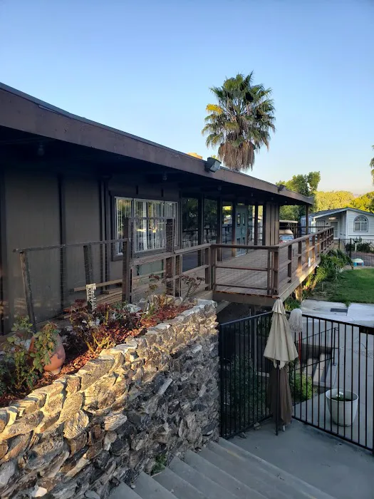 Golden Wheel Mobile Home Park Picture 10
