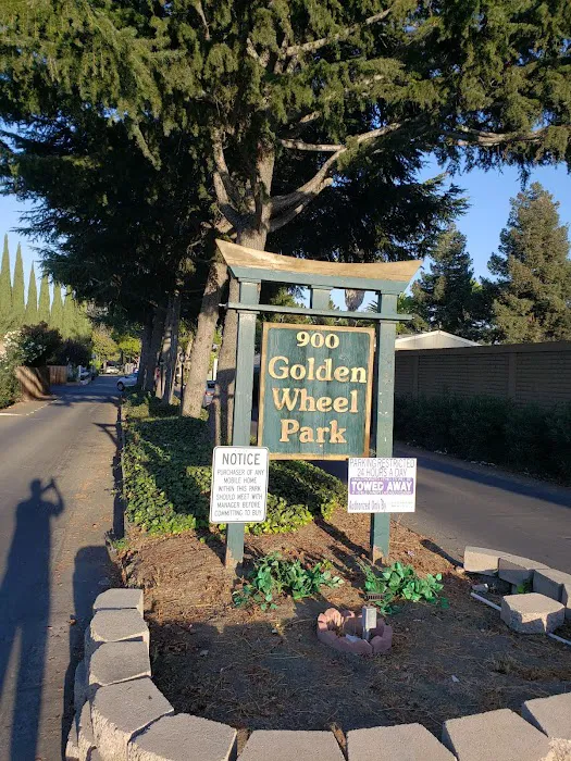 Golden Wheel Mobile Home Park Picture 7