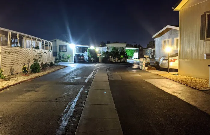 South Bay Mobile Home Park Picture 3