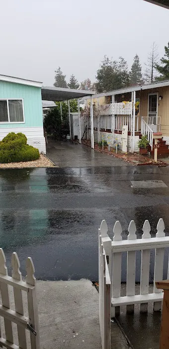 South Bay Mobile Home Park Picture 4