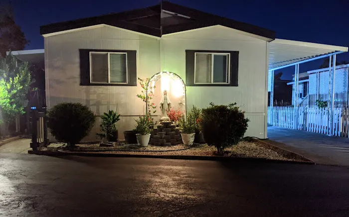 South Bay Mobile Home Park Picture 10