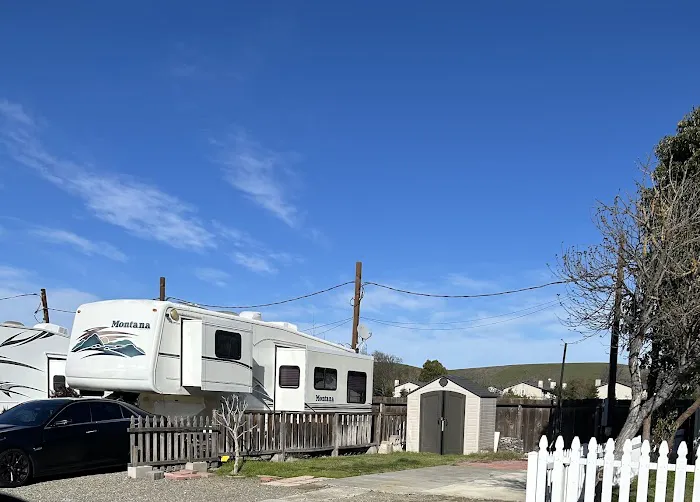 Hillview Trailer Court Picture 3