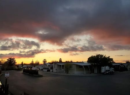 Sunrise Mobile Park