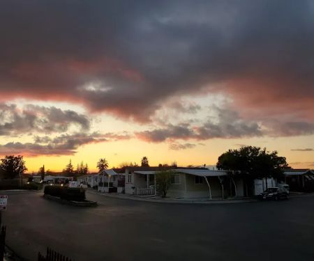 Sunrise Mobile Park
