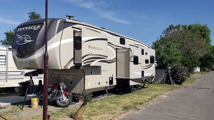 Vasco Mobile Home Park Picture 2