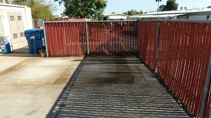 Emerald Cove Mobile Home Park Picture 7