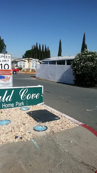 Emerald Cove Mobile Home Park Picture 9