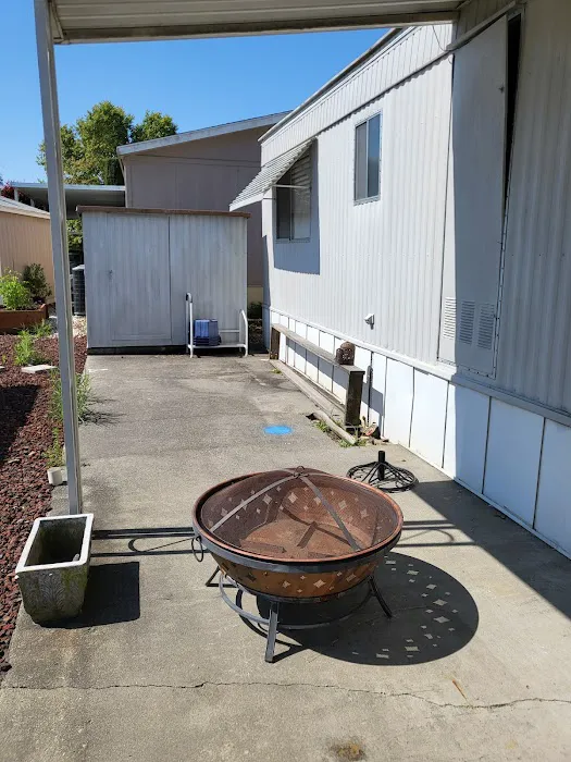 Lamplighter Mobile Home Park Picture 2