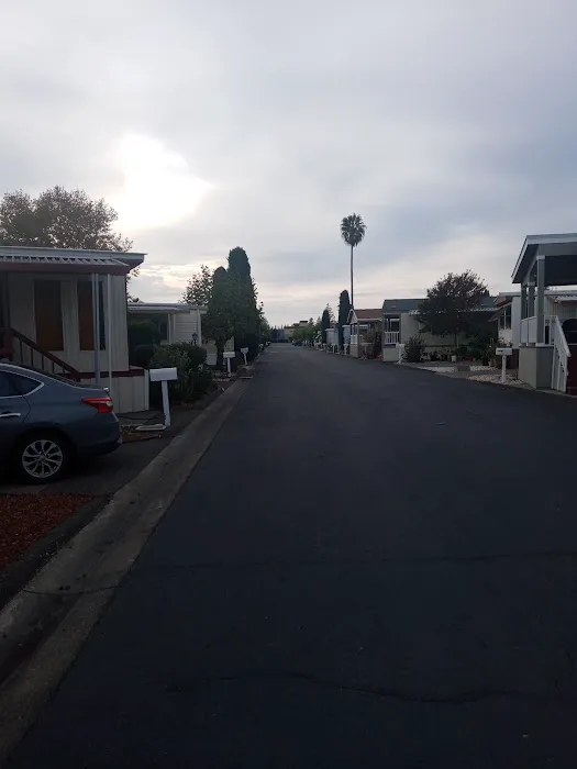 Lamplighter Mobile Home Park Picture 4