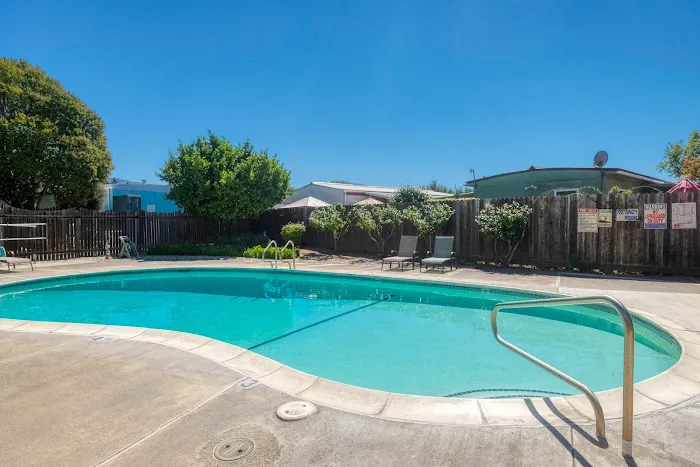 Silverado Pines Mobile Home Pk Picture 3