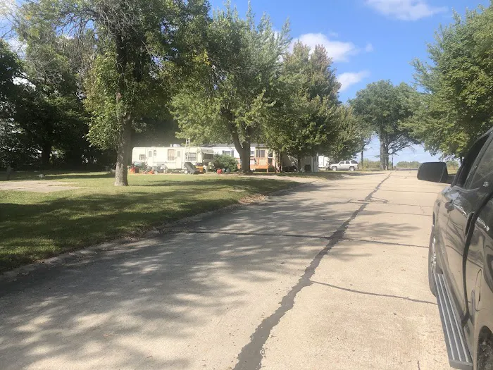 Shenandoah Mobile Home Park - Lakeview Estates Picture 3