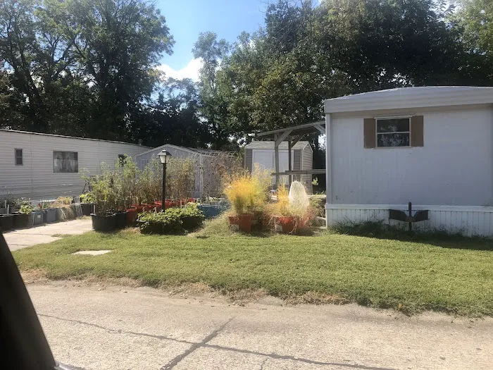 Shenandoah Mobile Home Park - Lakeview Estates Picture 2