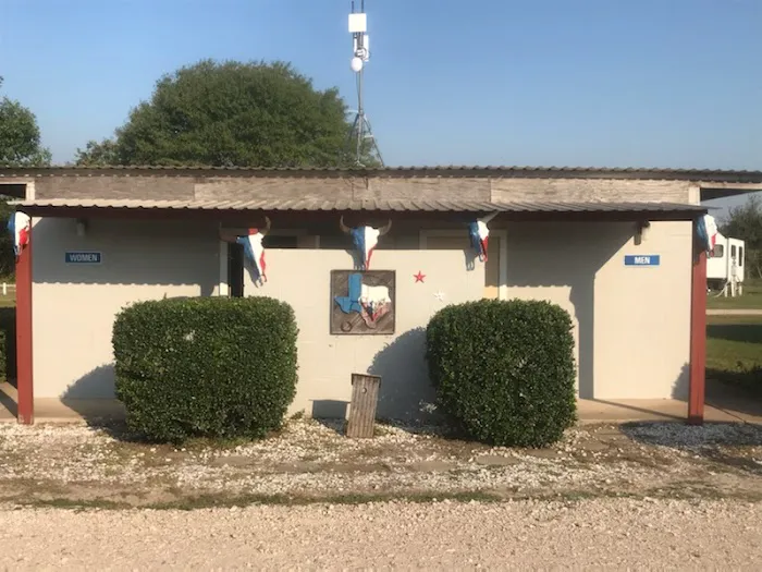 Round Top-Carmine RV Park Picture 2