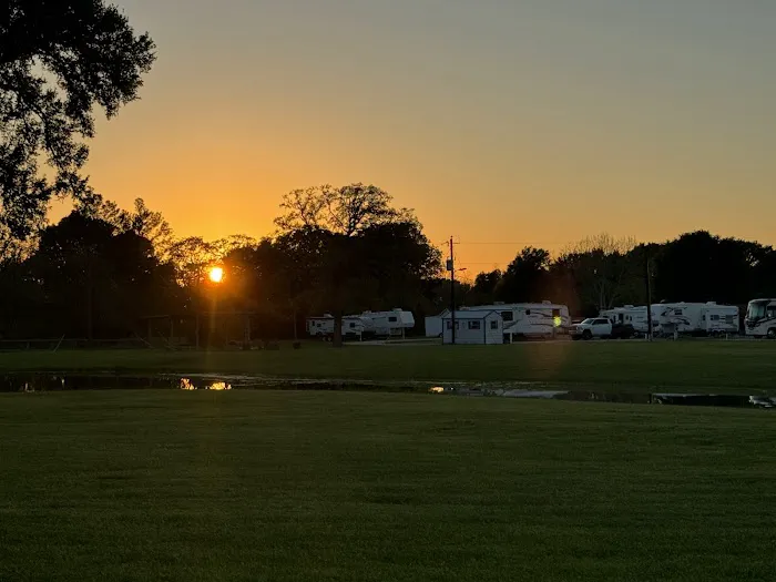 Round Top-Carmine RV Park Picture 5