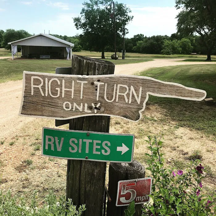 Round Top RV Park Picture 5