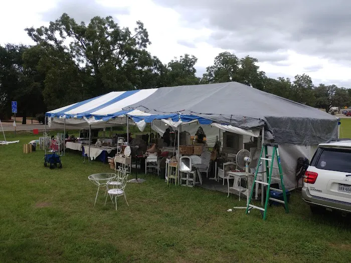 Round Top Roll Up RV Park Picture 2