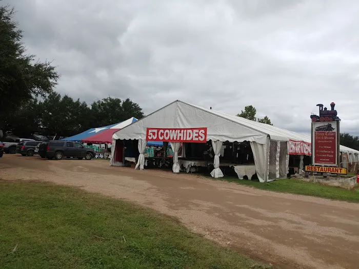 Round Top Roll Up RV Park Picture 3