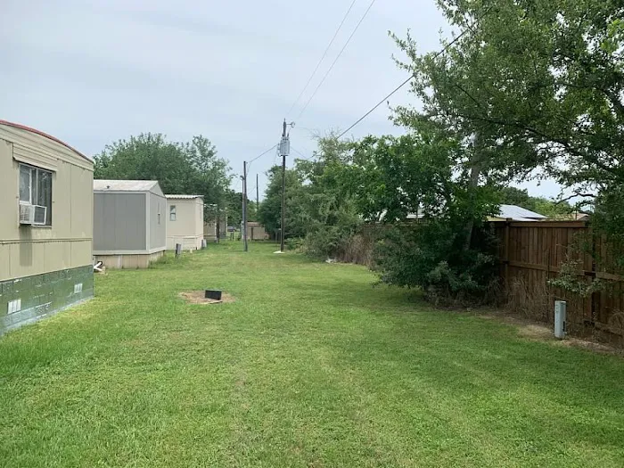 Sun Valley Mobile Home Park Picture 8