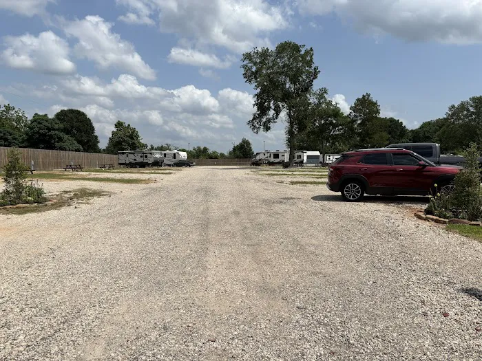 Goodson Loop RV Park Picture 3