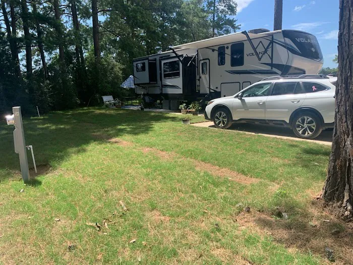 Hidden Lake RV Resort Picture 3
