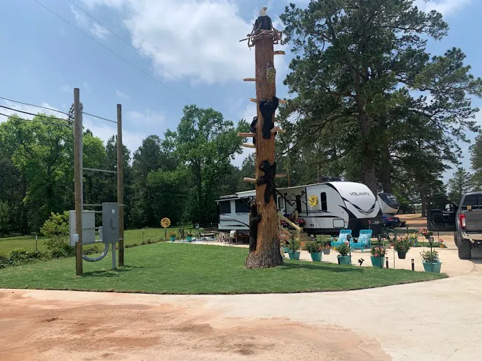 Hidden Lake RV Resort Picture 6
